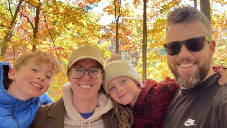 Padre demanda a hotel por muerte de su esposa e hijo, intoxicados durante unas vacaciones de ensueño en República Dominicana