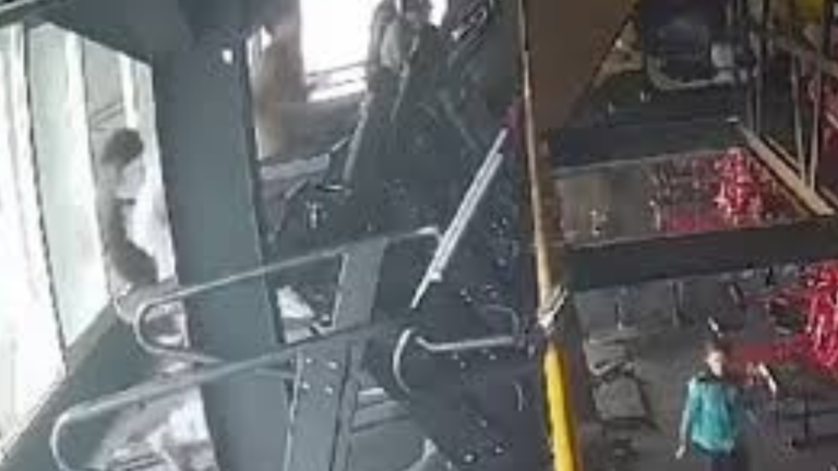 Joven muere tras caer desde tercer piso por ventana que quedó abierta en un gimnasio