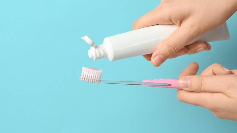 Arcsa anuncia que una pasta dental fue retirada del mercado ecuatoriano por riesgos a la salud