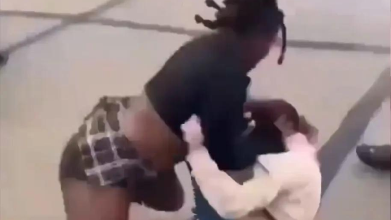 Fiscal de Missouri busca acusar como adulta a adolescente que dio brutal golpiza a estudiante en caso que se ha vuelto viral