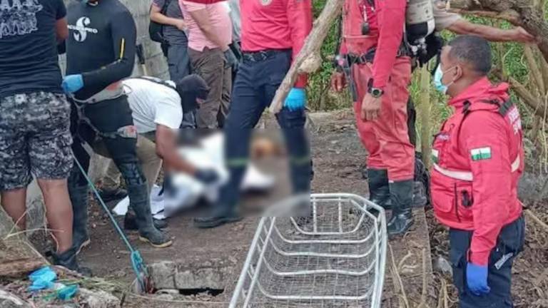 Hallan el cadáver de un menor desaparecido en pozo séptico de una escuela en Esmeraldas