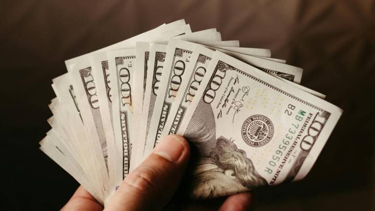Condenan a 10 años de prisión a dos hombres por lavar USD 3,6 millones mediante negocios digitales y criptoactivos