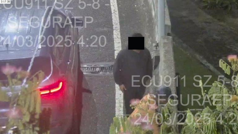 Detienen a dos funcionarios del Municipio de Guayaquil por colocar 'propaganda ofensiva' contra Daniel Noboa