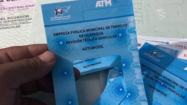 Juez dicta prisión para tres sospechosos de falsificar miles de documentos de tránsito en Durán