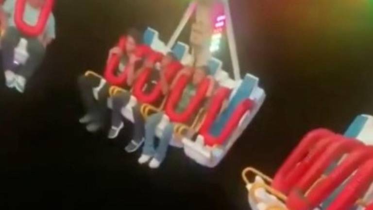 Joven de 18 años muere tras caer de un juego mecánico en una feria de México