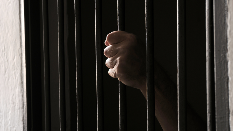 Dictan cuatro años de cárcel a mujer por llevar a EE.UU. de forma irregular a hombre que desapareció en el trayecto