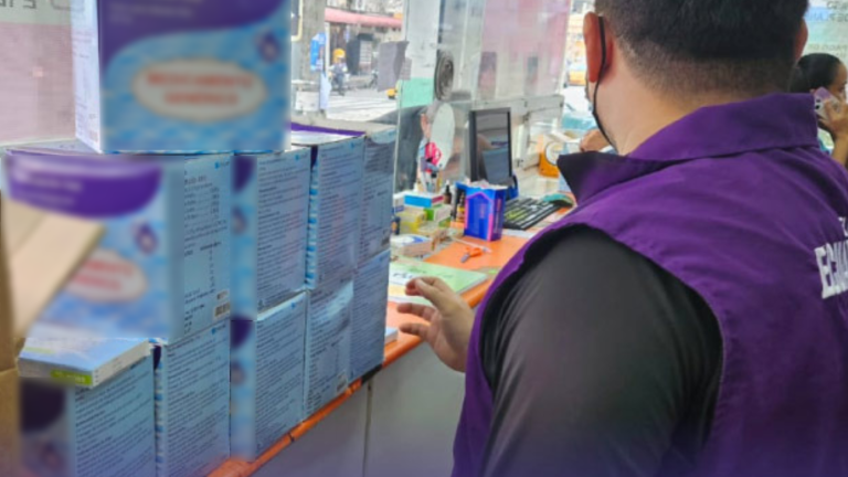 Arcsa clausura dos farmacias en Guayaquil por presunta distribución de medicamentos robados y falsificados