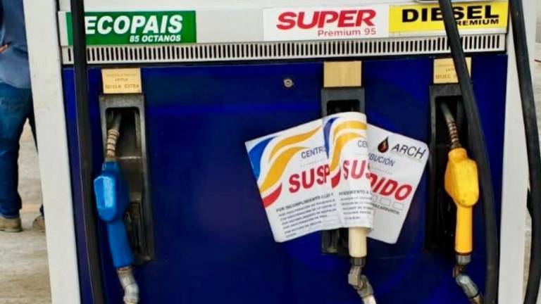 Detectan agua y sedimentos en gasolina súper en estación de servicio de Manabí