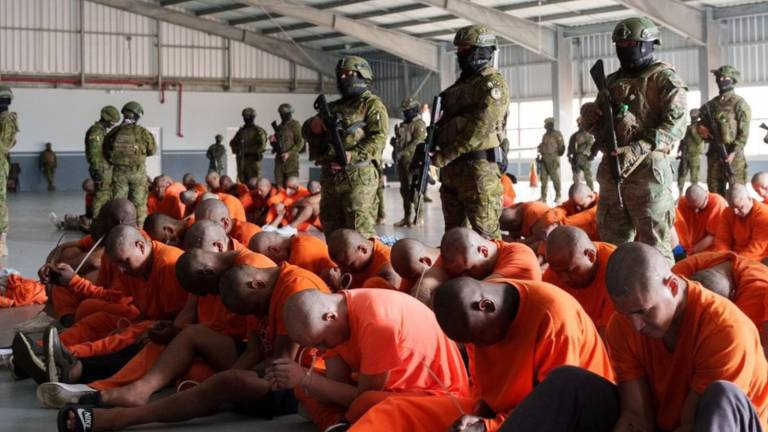 Operación 'Alcatraz': 2.200 uniformados participaron en el traslado de más de 300 reos a la Cárcel del Encuentro