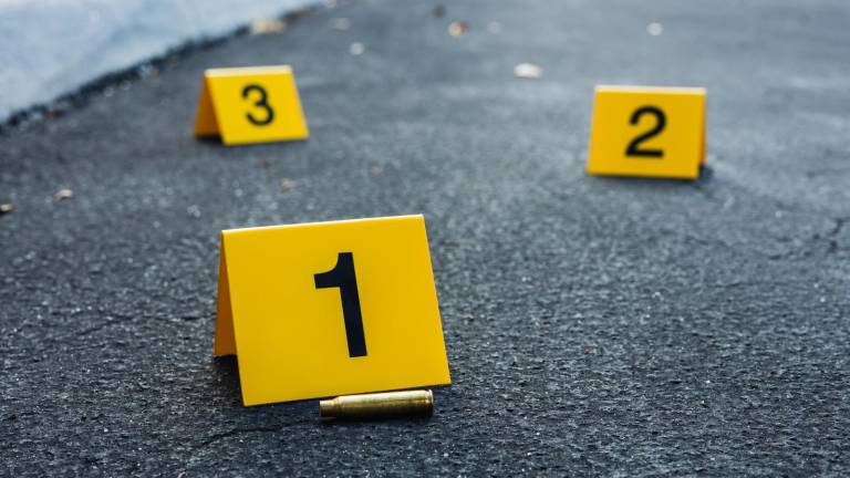 Asesinan a dos hombres a las afueras de un local de productos agrícolas, en Manta