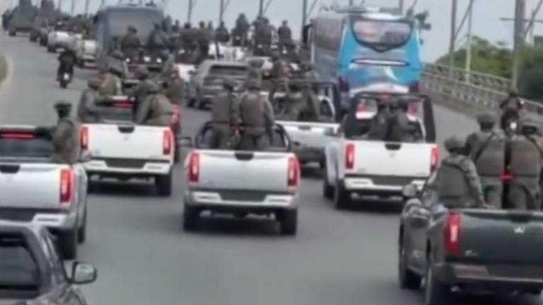 Militares se movilizan de forma masiva en Durán horas antes del toque de queda en Ecuador