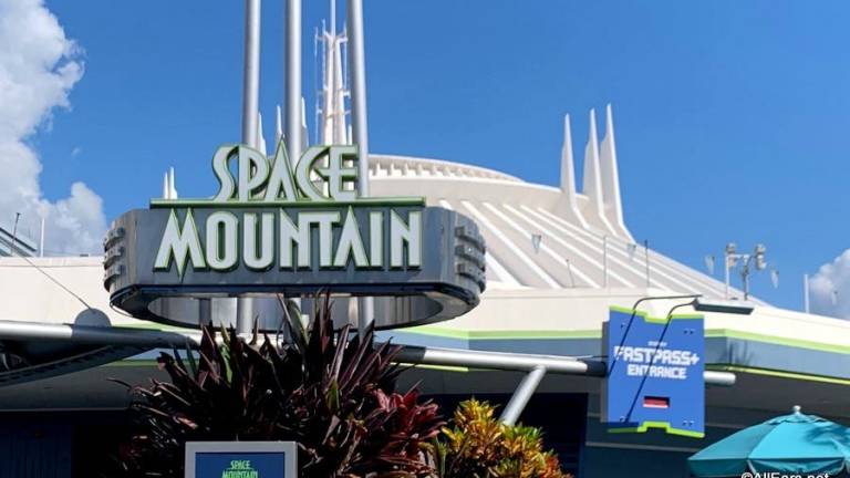 Disney grabará una película inspirada en la atracción de sus parques &quot;Space Mountain&quot;
