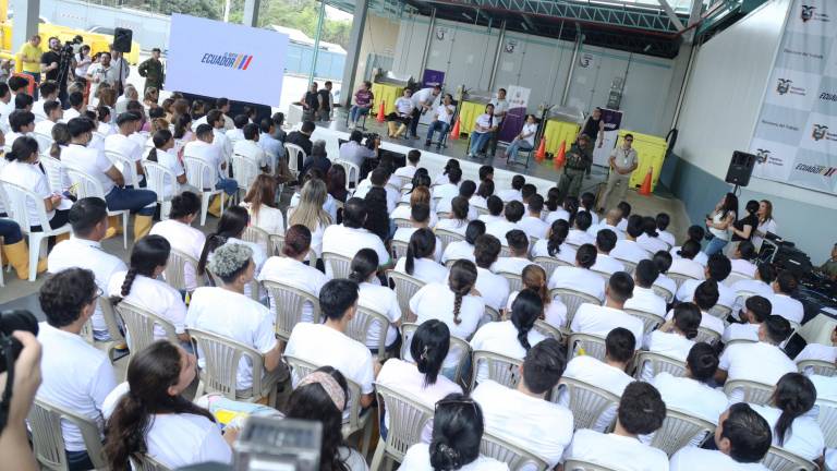 'Ecuatorianos en Acción': Conoce los requisitos para recibir 400 dólares mensuales para ciudadanos de 30 a 64 años