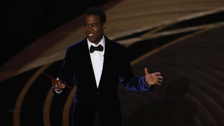 El comediante Chris Rock durante la ceremonia número 94 de los premios de La Academia.