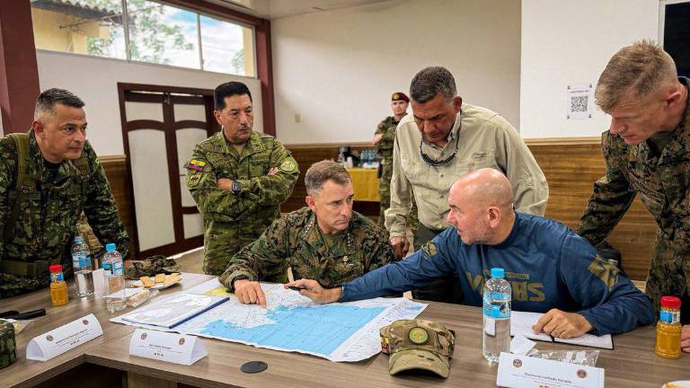 Comando Sur de EE.UU. anuncia estrategia para desmantelar cárteles narcos en Ecuador y Colombia