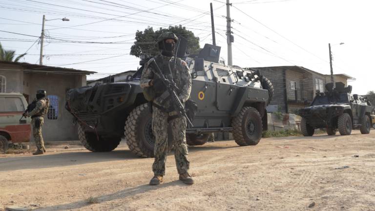 Las operaciones militares con la ayuda de los vehí­culos Cobra II se extienden a varios sectores de Durán.