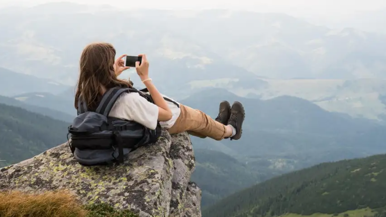Turista de 28 años muere al caer a un abismo mientras se tomaba una foto en la selva de Perú