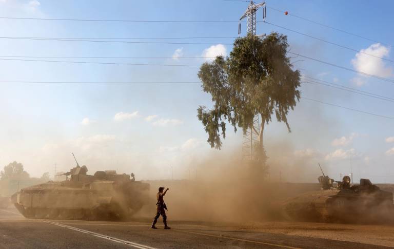 $!Tropas militares de Israel realizan maniobras operativas frente a la Franja de Gaza.