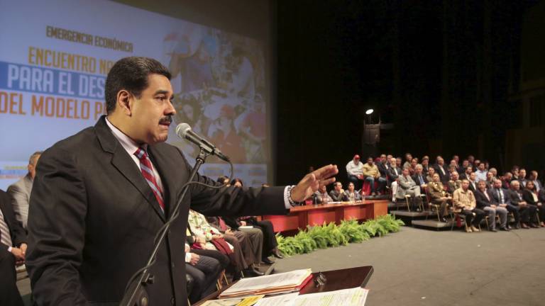 Maduro pide apoyo a Asamblea ante crisis económica