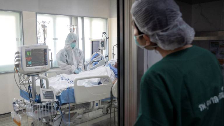 34 días junto a su padre: La conmovedora historia en un hospital de España