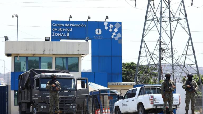 Gobierno se reunirá con empresas de telefonía para cortar la señal en cárceles