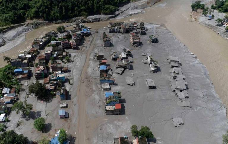 $!Vista aérea de viviendas dañadas en la aldea de Delight, en Nepal.