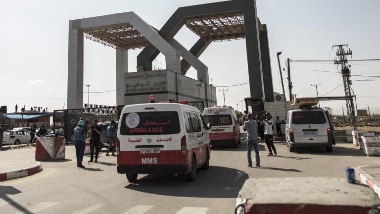 Guerra Israel-Hamás: Ambulancias y civiles cruzan el paso de Farah tras acuerdos diplomáticos