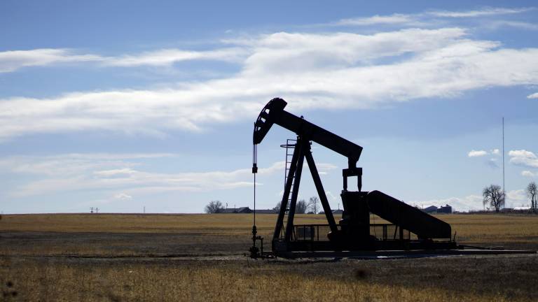 Cubanos y rusos reviven viejos pozos de petróleo en la isla