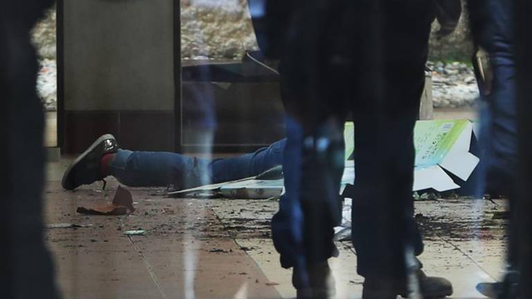 Cinco estudiantes mueren al caer de un cuarto piso en universidad boliviana
