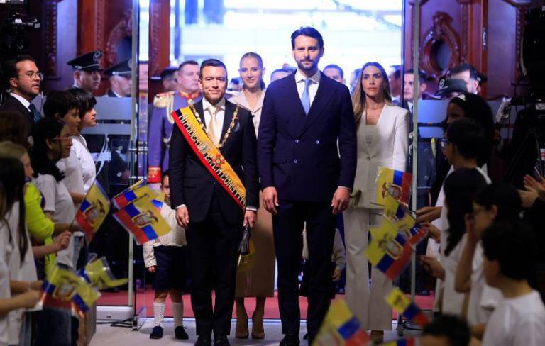 $!Noboa y Olsen en el ingreso para el Informe a la Nación este domingo 24 de mayo.