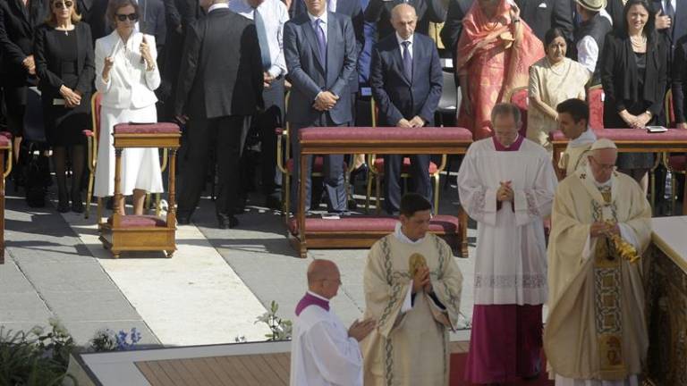 El papa Francisco canonizó a la madre Teresa de Calcuta