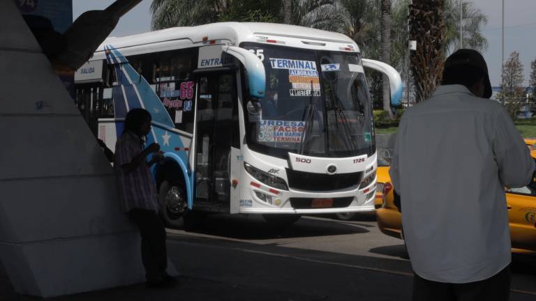 Guayaquil ratifica ordenanza que establece tarifas más altas para buses que mejoren su servicio