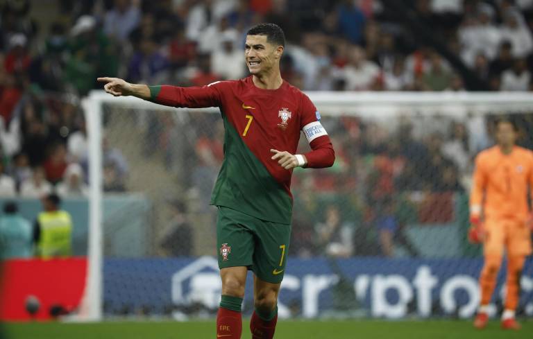 $!Cristiano Ronaldo de Portugal reacciona hoy, en un partido de los octavos de final del Mundial de Fútbol Catar 2022 entre Portugal y Suiza en el estadio de Lusail.