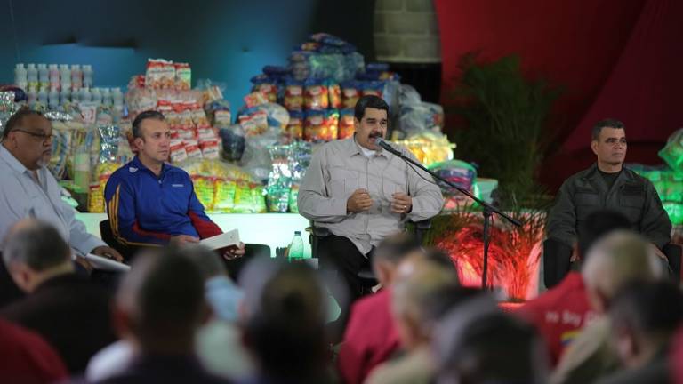 Rusia da un respiro a Venezuela, estrangulada por la deuda