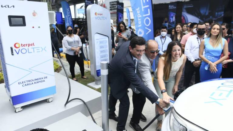 Ecuador cuenta con la primera electrolinera de carga rápida