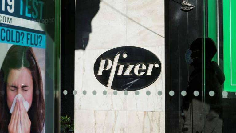 El CEO de Pfizer vendió el 62 % de sus acciones el día que anunció resultado