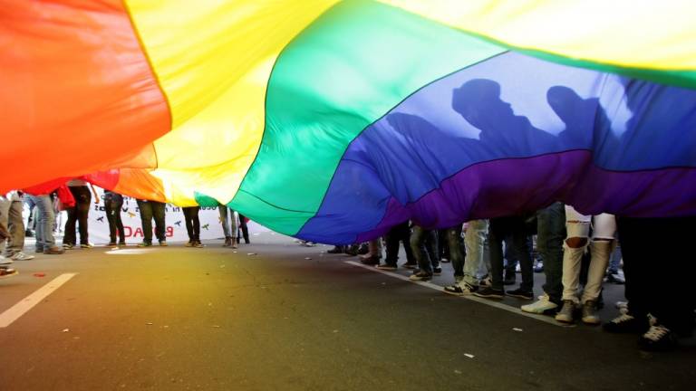 Grupos LGBTI reclaman atención social del Gobierno por COVID-19