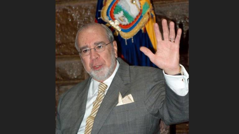 Presidente Moreno declara luto nacional por fallecimiento del exmandatario Gustavo Noboa