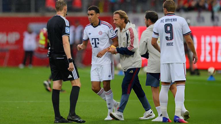 Jamal Musiala vuelve a desplomarse en pleno partido y enciende las alarmas en el Bayern Múnich