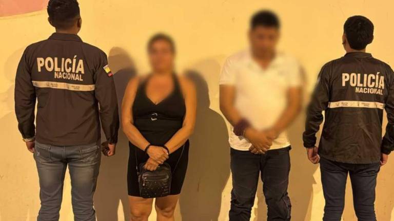 La Policía aprehendió a dos presuntos implicados en extorsión en Tosagua, provincia de Manabí.