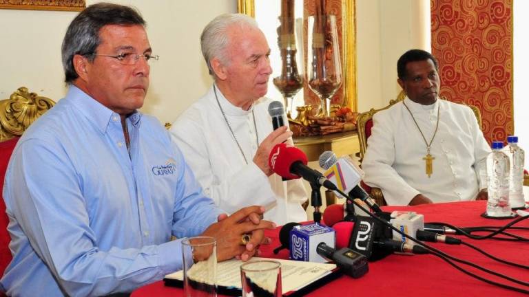 Prefectura del Guayas aporta con la visita papal