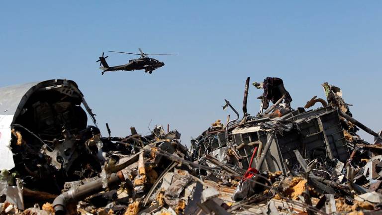 Avión ruso siniestrado en Egipto se destruyó en el aire