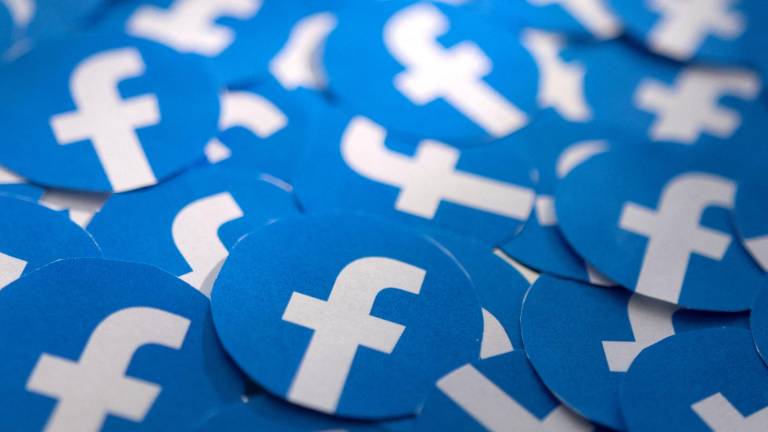 Facebook envió solicitudes de amistad automáticas a los perfiles que visitabas por un error en su actualización