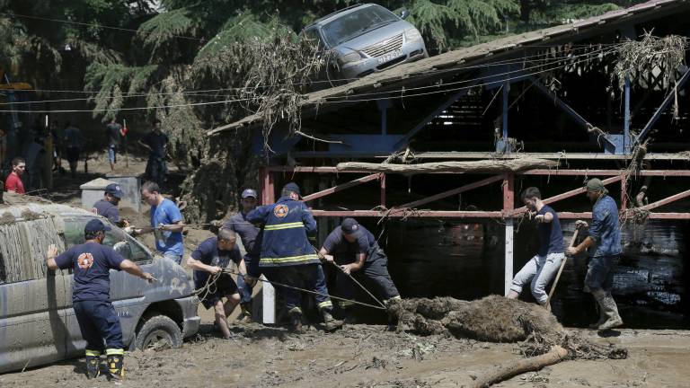 Duelo en Georgia por víctimas de inundaciones en Tiflis