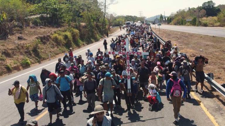 Migrantes realizaron viacrucis en la frontera de México con Estados Unidos