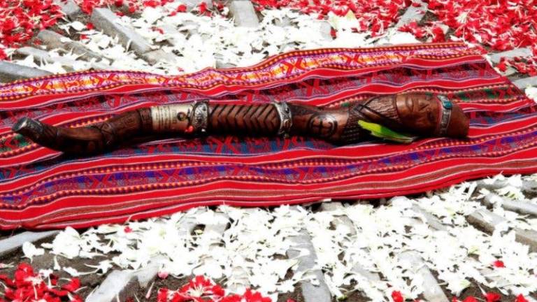 Lenín Moreno recibe bastón de mando ancestral