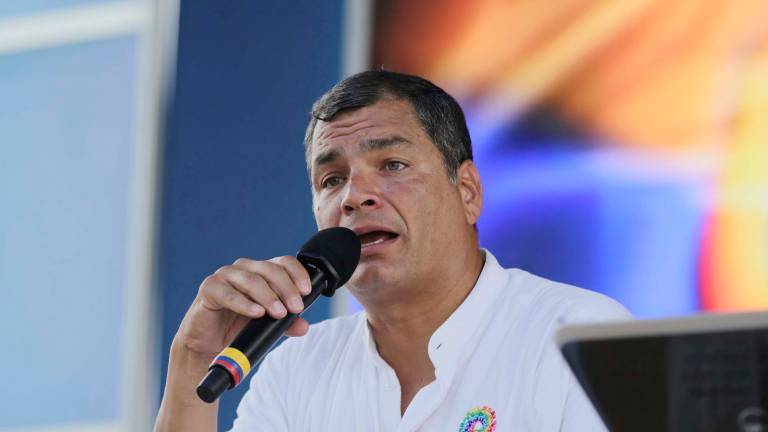 Correa: "No puedo dejar a mi familia en este momento"