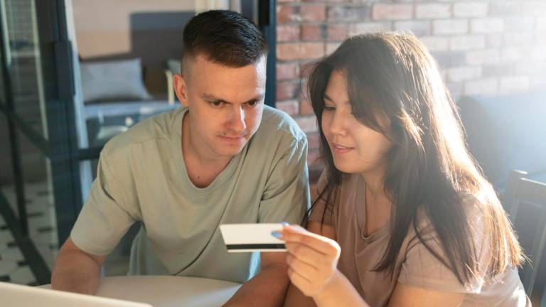 Entre la población menor a 30 años, seis de cada diez tienen una cuenta de ahorro activa, pero solo el 16% tiene un crédito, según el estudio presentado por la Red de Instituciones Financieras de Desarrollo.