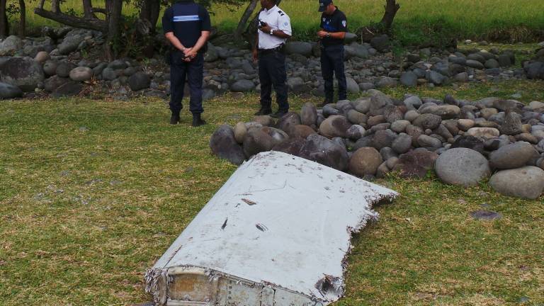 Fragmento de avión encontrado en el Índico es del MH370