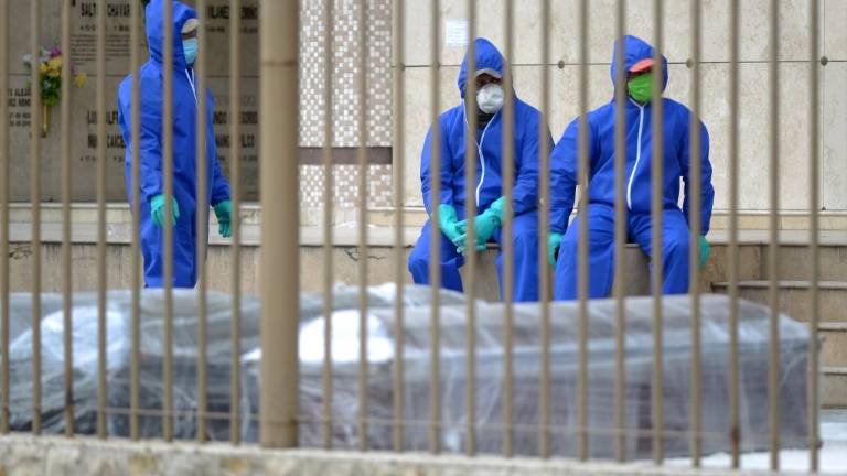 Cuatro periodistas muertos y 14 aislados con síntomas de COVID-19 en Ecuador